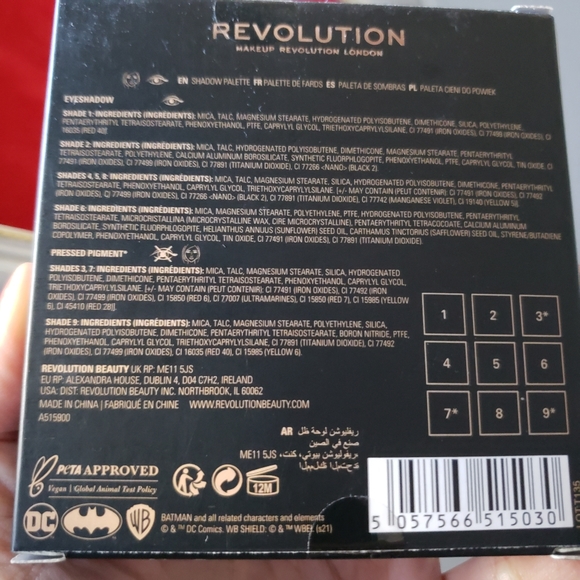 Makeup Revolution - Batman Eyeshadow Palette - Picture 4 of 5